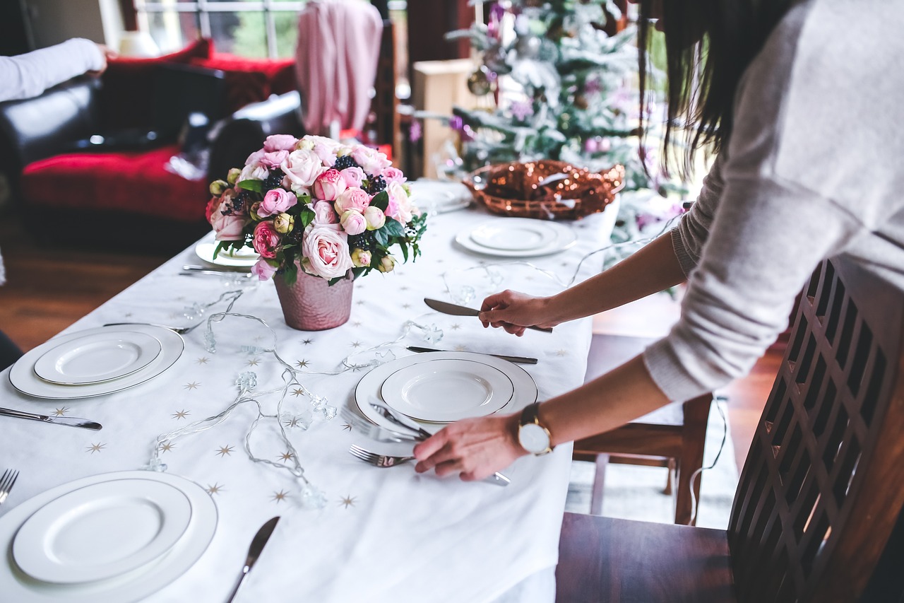 table setting, nature, table, flower background, preparing, set, beautiful flowers, flower wallpaper, christmas, holidays, woman, girl, flowers, dishes, set table, interior, decoration, dinner, meal, xmas